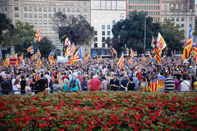 ELNACIONAL manifestacio aniversario|cumpleaños 1 octubreBarcleona - Sergi Alcàzar
