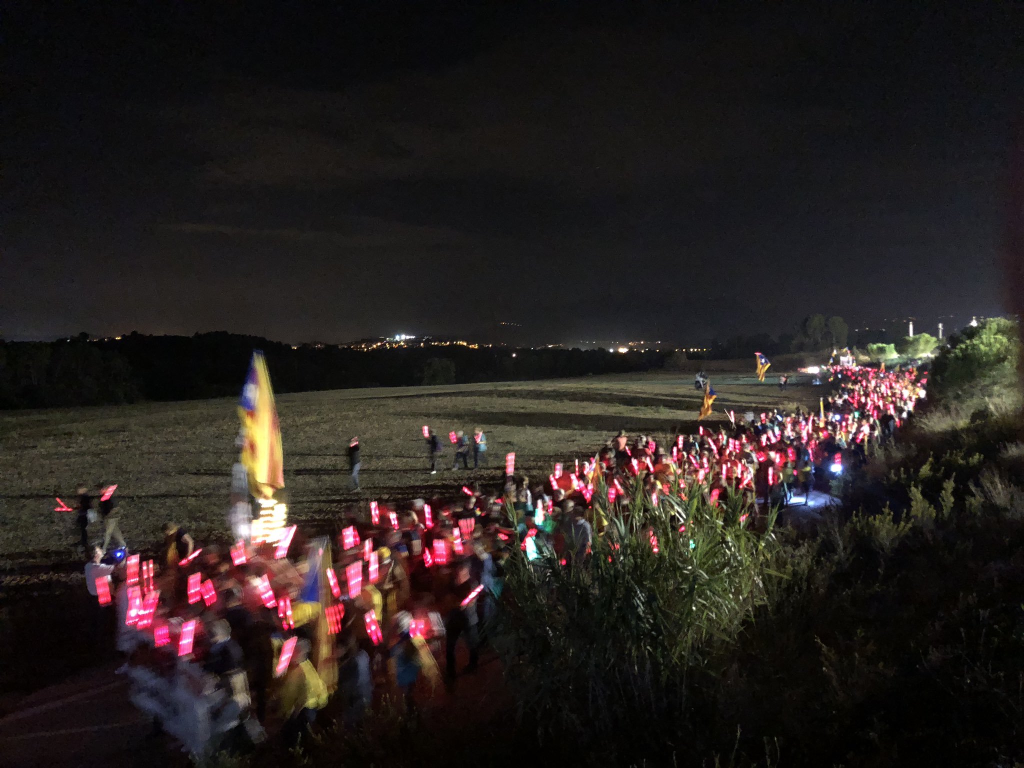 El independentismo cierra el 1-O con una marcha de antorchas en Lledoners