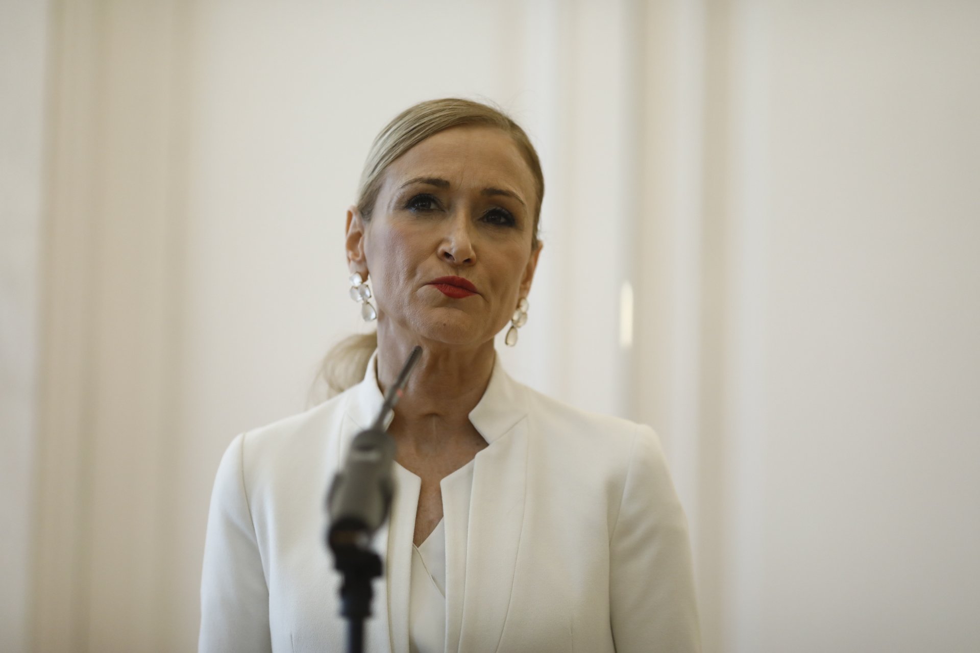 Multa de 150.000 euros a Eroski por la difusión del vídeo de Cifuentes y los botes de crema