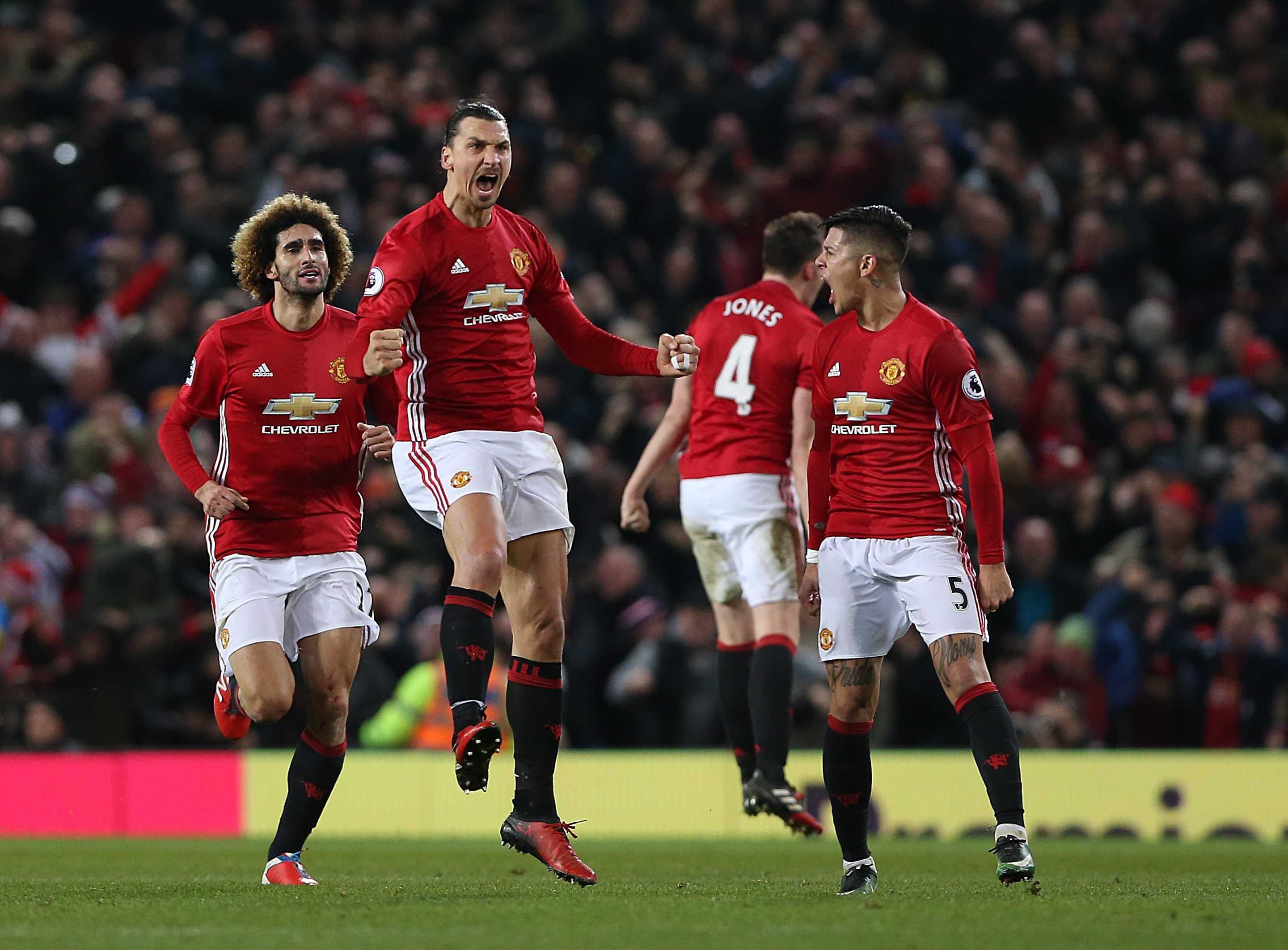 Ibrahimovic salva los muebles al United de Mourinho (1-1)