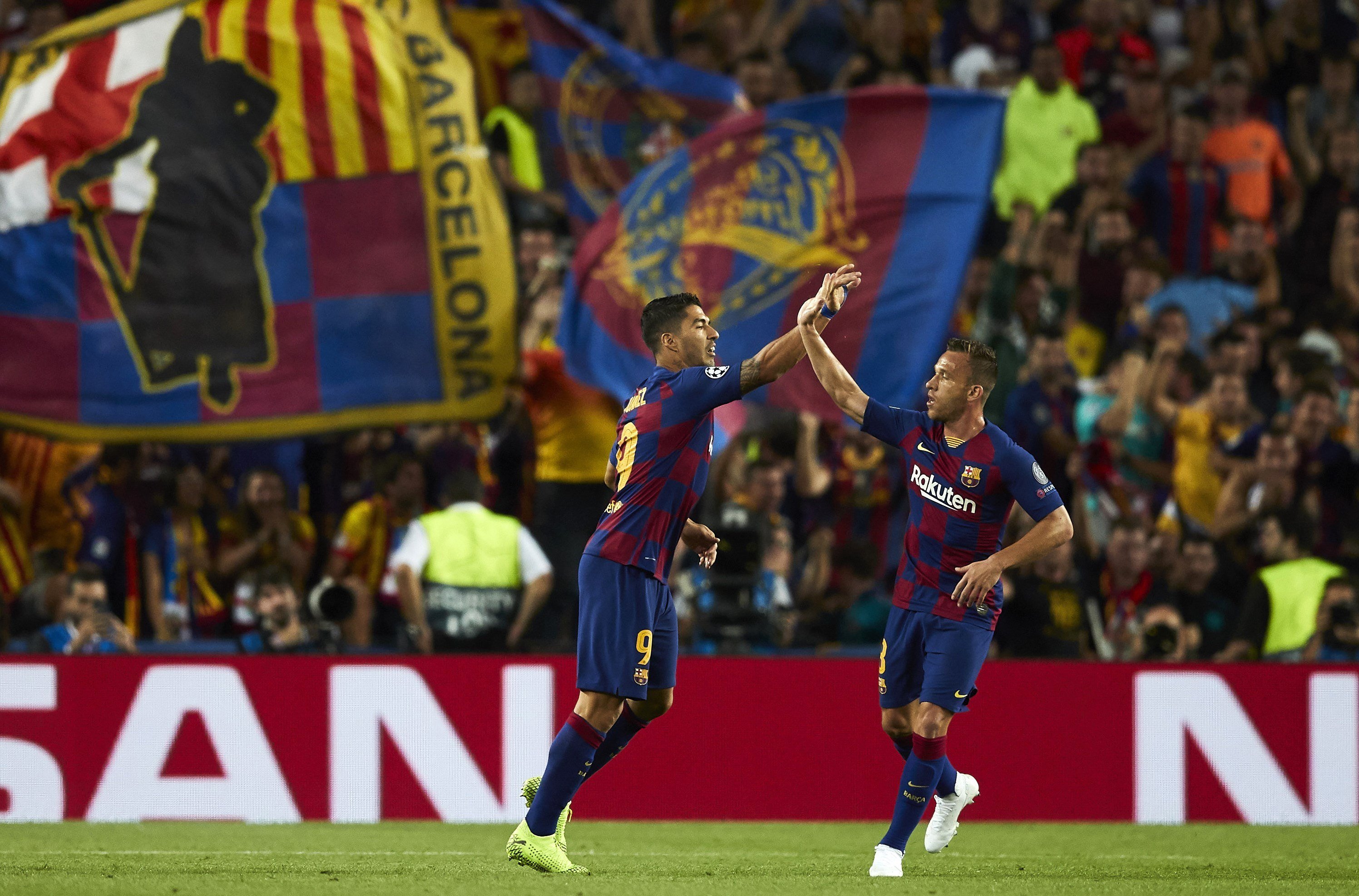 Doblet de Suárez per derrotar l'Inter