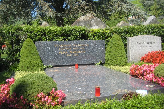 Vera y Vladimir Nabokov tumba|gira Gorodilova Wikipedia