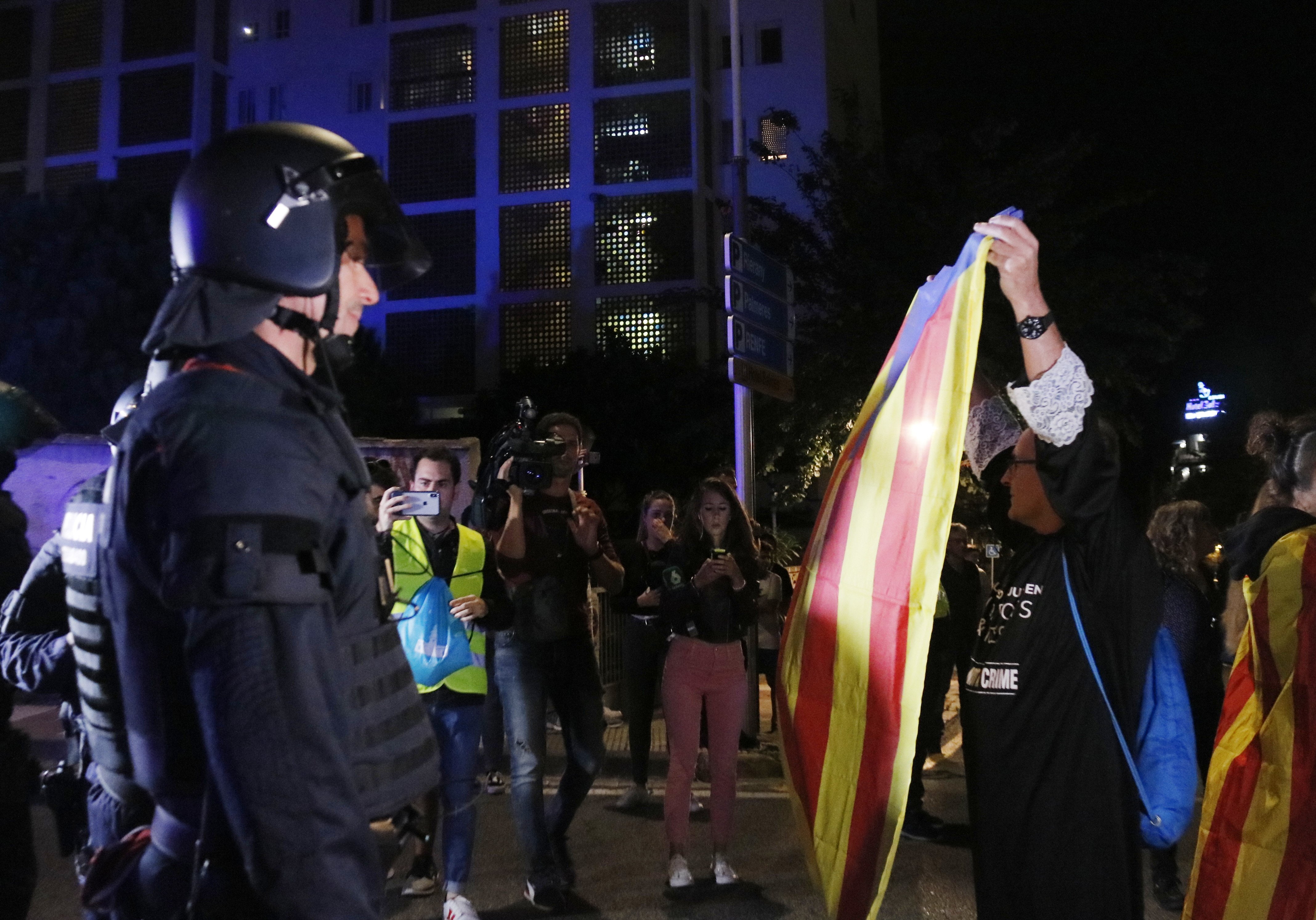 VÍDEOS: Ultres amb pals ataquen independentistes a Calella