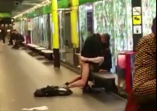TMB descarta más vigilancia en el Metro a pesar de la escena de sexo