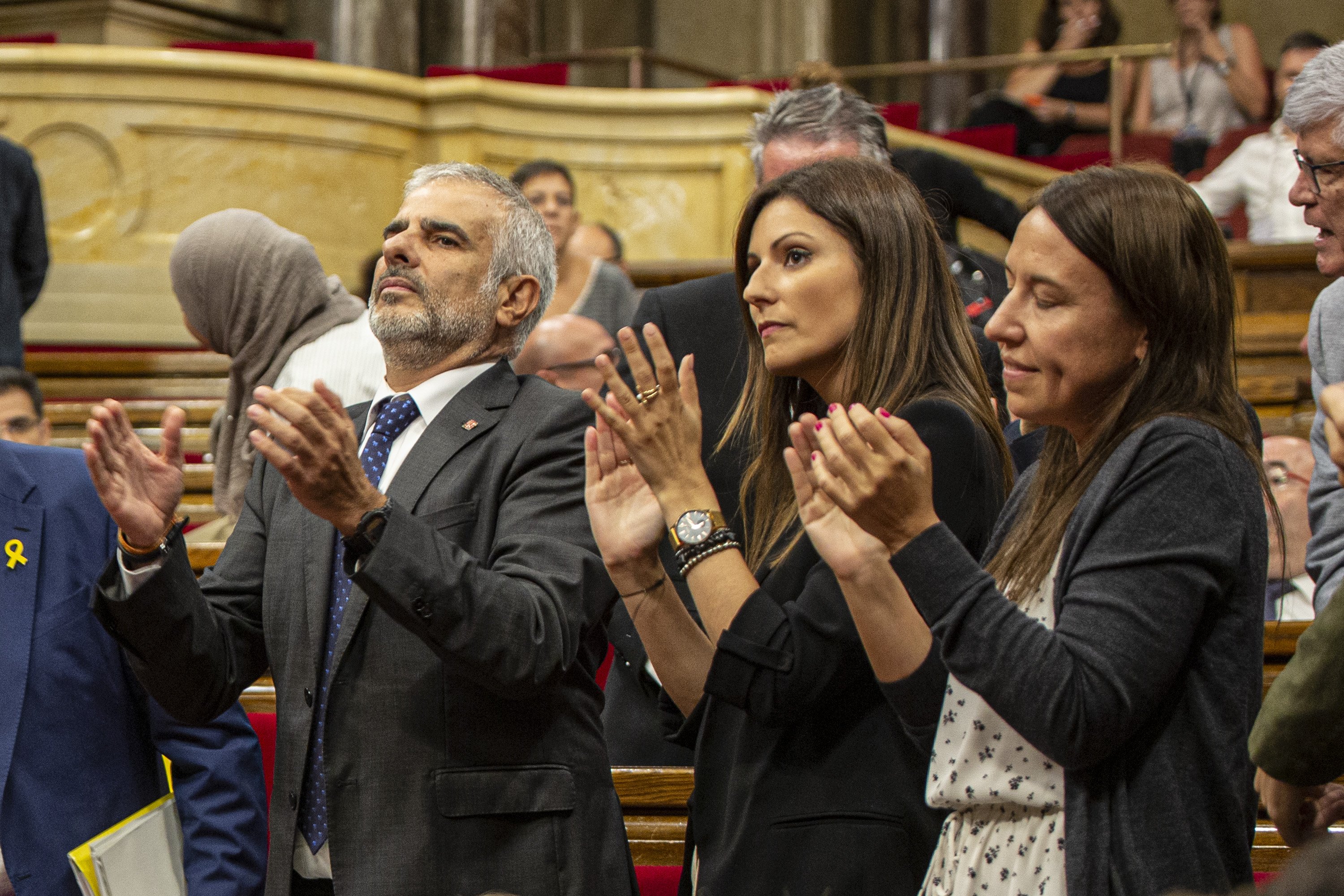 Cs marca perfil con la censura a Torra pero hace evidente la división del unionismo