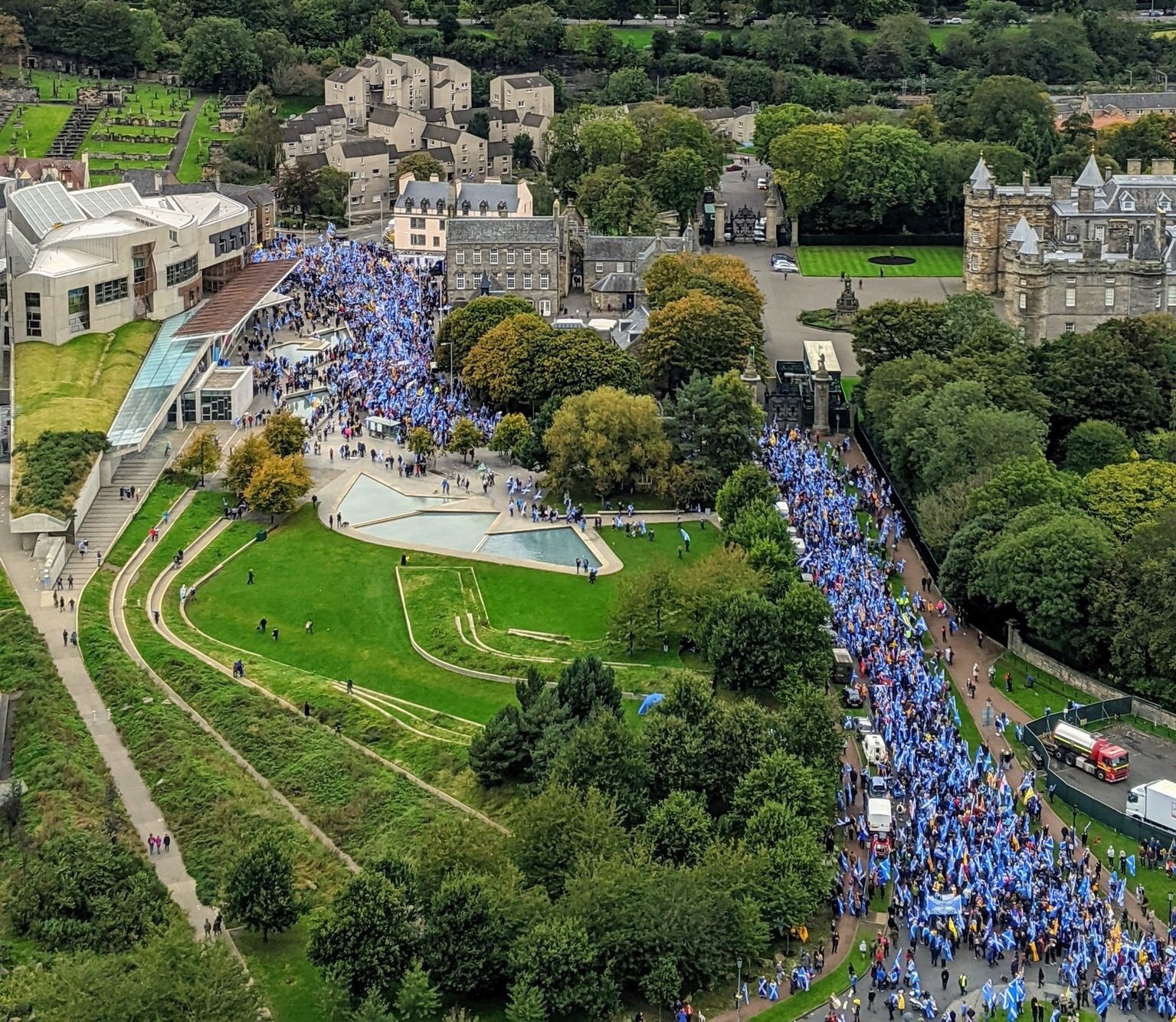 Manifestació massiva a Escòcia a favor de la independència