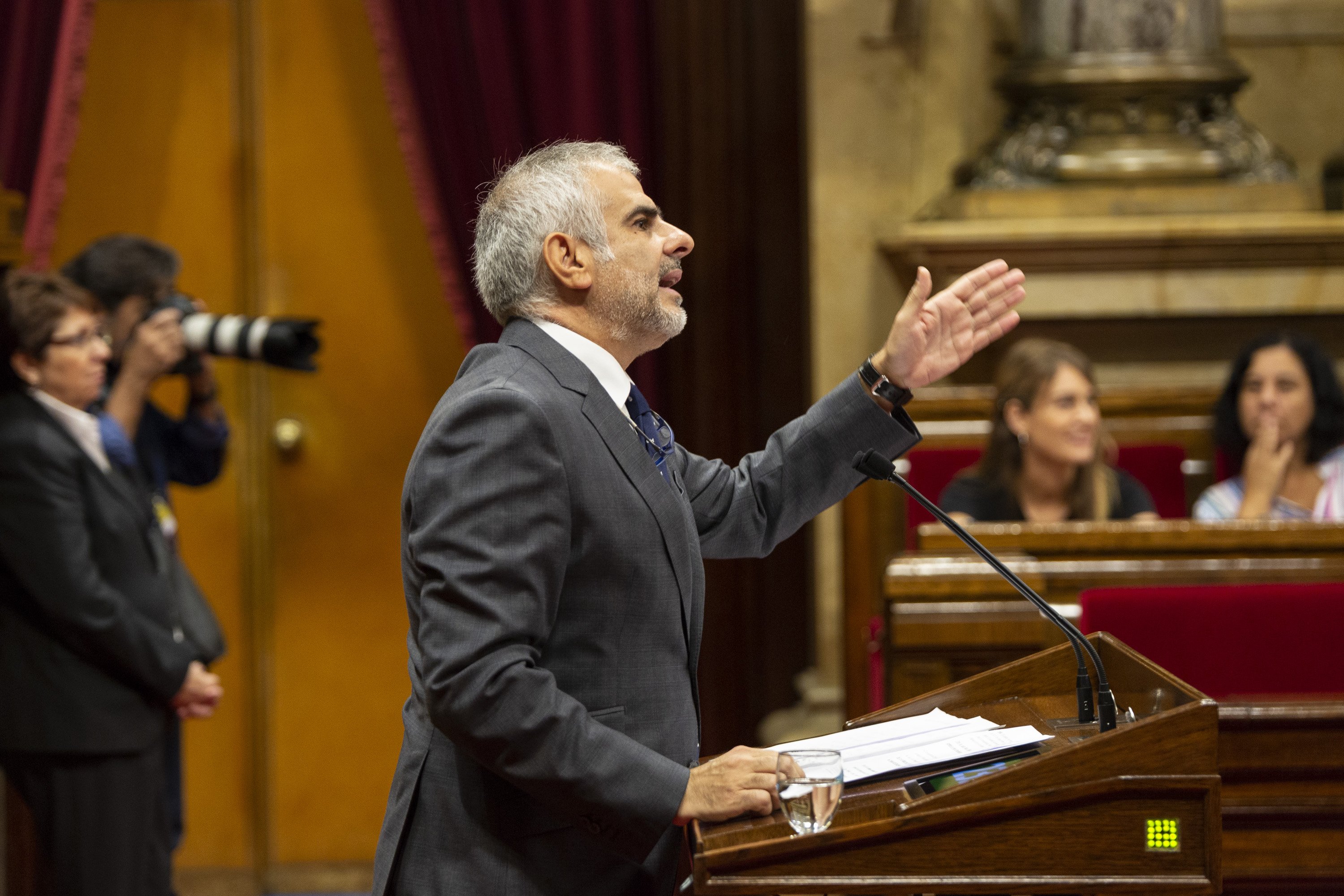 Cs usa la moción para desgastar al PSC: "¿No ven la gravedad de lo que hace Torra?"