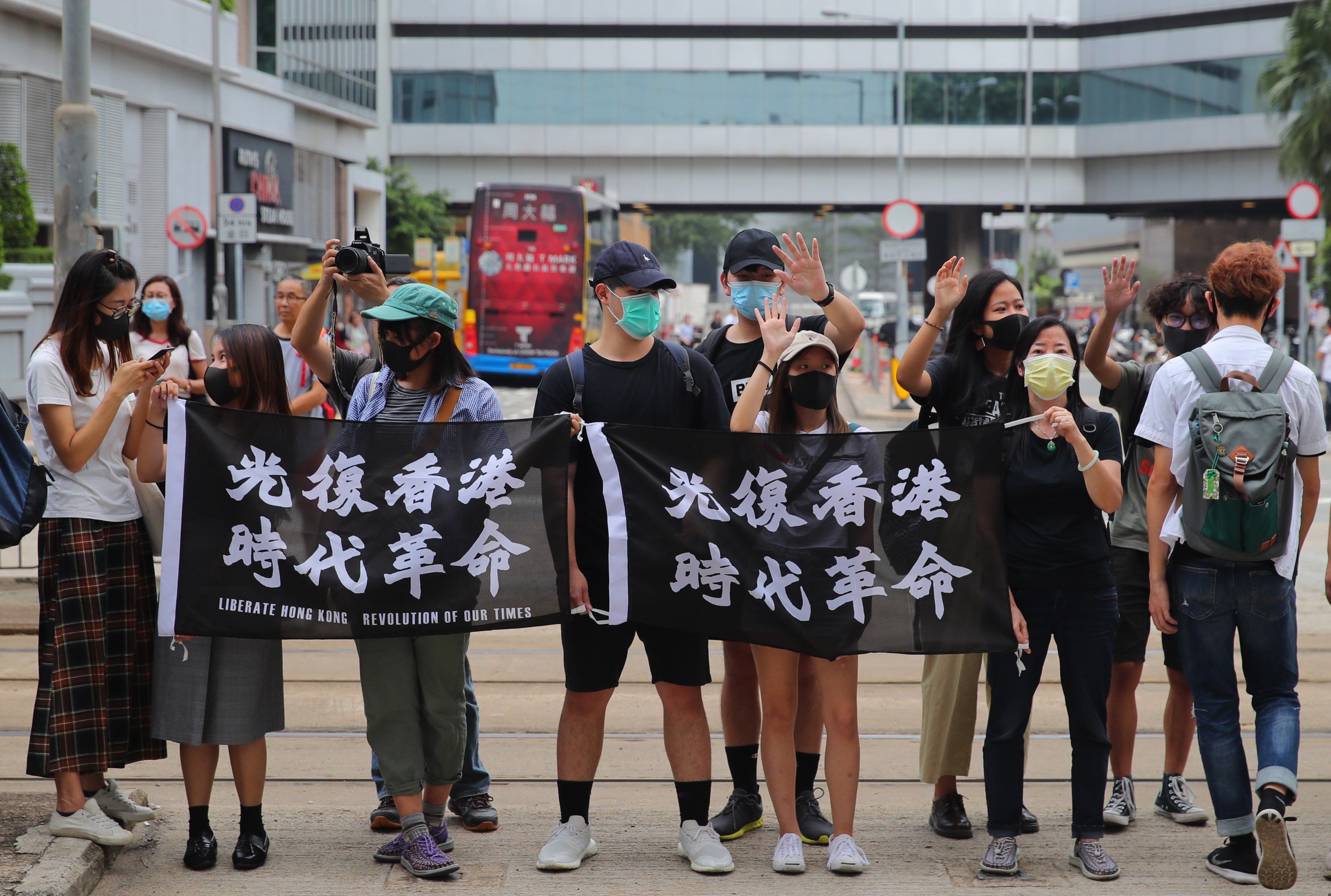 Calma tensa a Hong Kong quan es compleix el quart mes de protestes