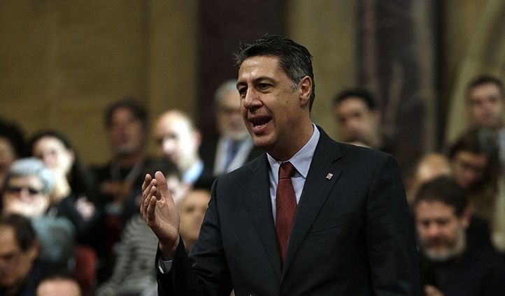 Albiol amenaza con revocar al Govern la competencia sobre puertos