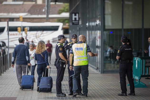 Mossos d'Esquadra Guardia Urbana Policia Nacional Sants Estacio - Sergi Alcazar