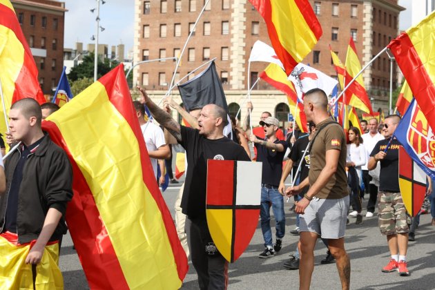 EN Manifestación ultra Barcelona 1-O Sira Esclasans