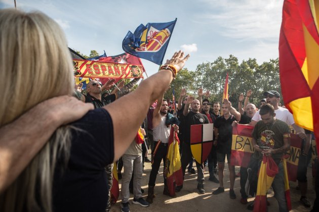 20191012 MANIFESTACIO DEMOCRACIA NACIONAL FALANGE MONTJUIC 12O Sira Esclasans