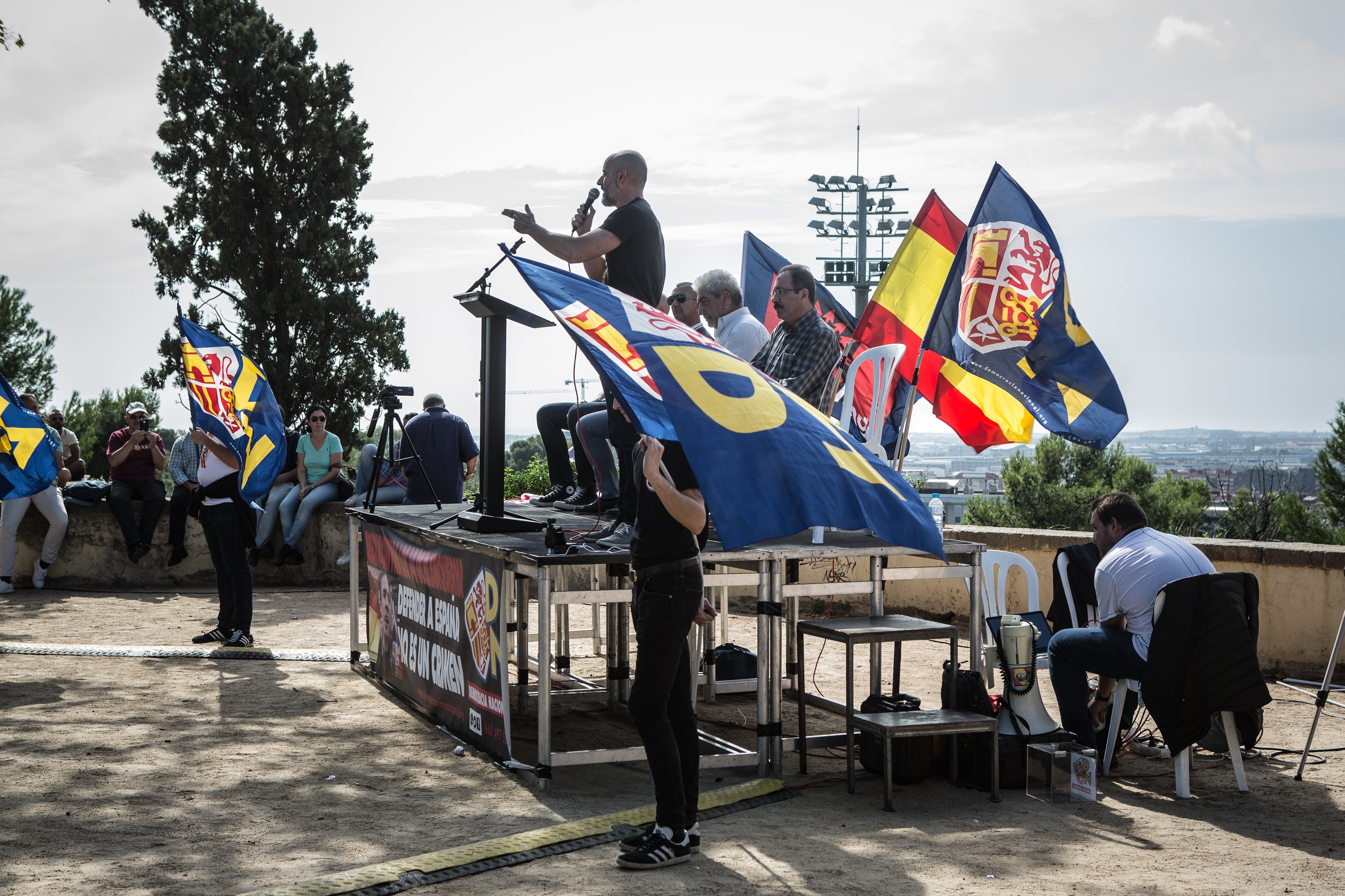 20191012 PARLAMENTOS DEMOCRACIA NACIONAL FALANGE MONTJUIC 12O Sira Esclasans 