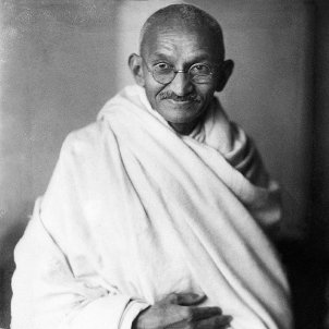 Mahatma Gandhi, studio, 1931 Elliott & Fry Mahatma Gandhi, studio, 1931 Elliott & Fry