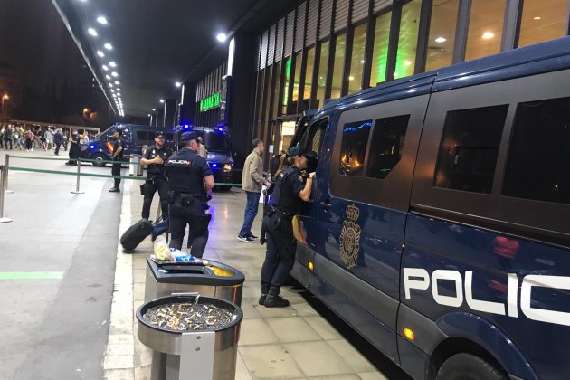 Policía española Sants Guillem Ramos