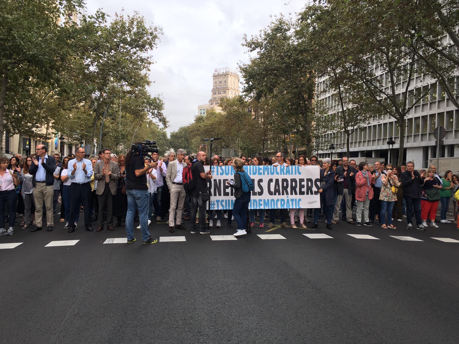 Manifestantes Tsunami Democrático talla Gran Vía 14 O Toni Piqué