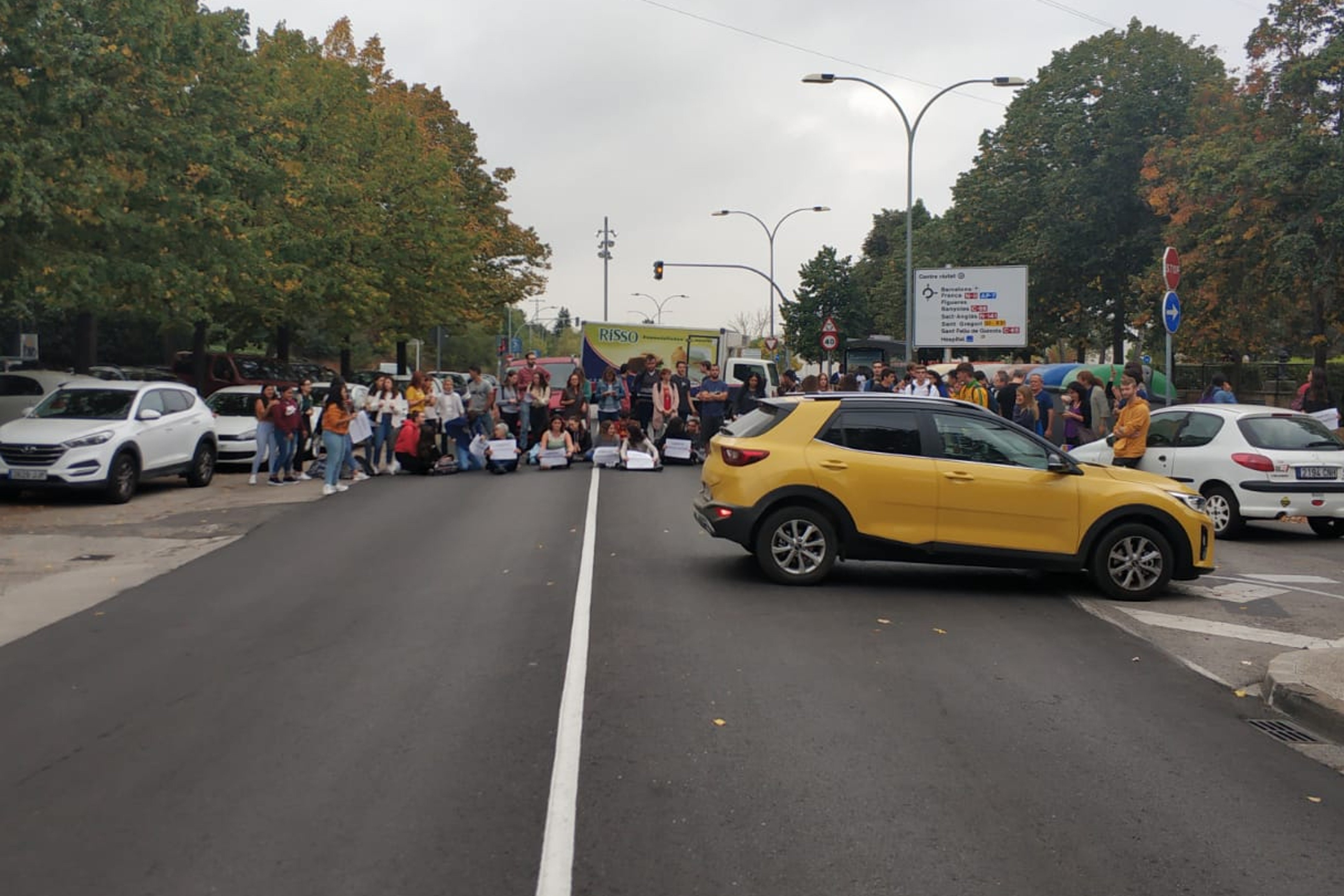 Protests block roads and railways around Catalonia after sentences released