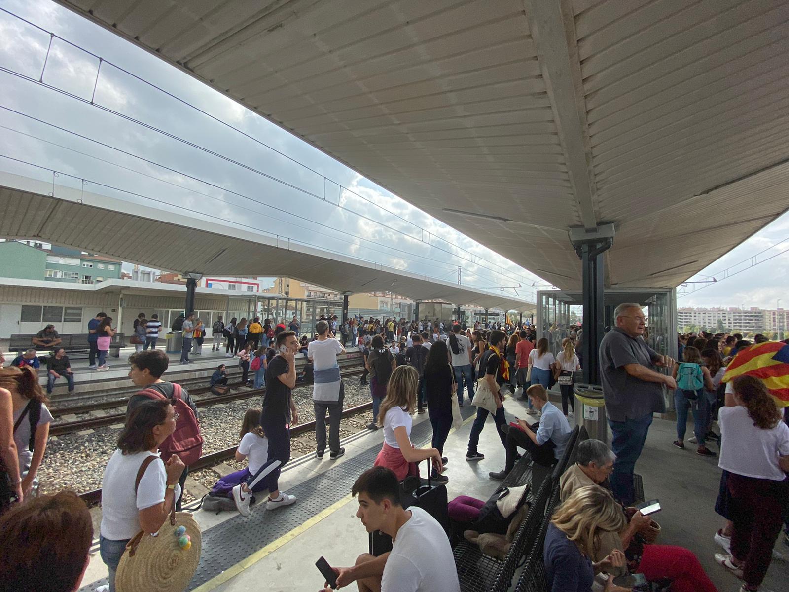 corte|trozo vías estación Girona Rodalies El Nacional