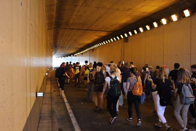 Manifestants ocupan ronda litoral