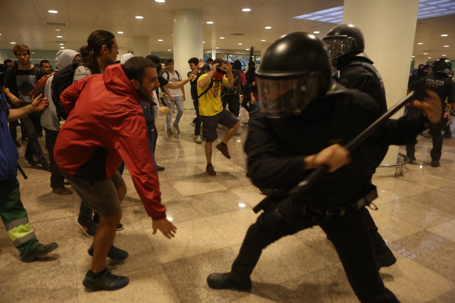 ELNACIONAL carga Mossos aeropuerto sentencia proces - Sira Esclasans