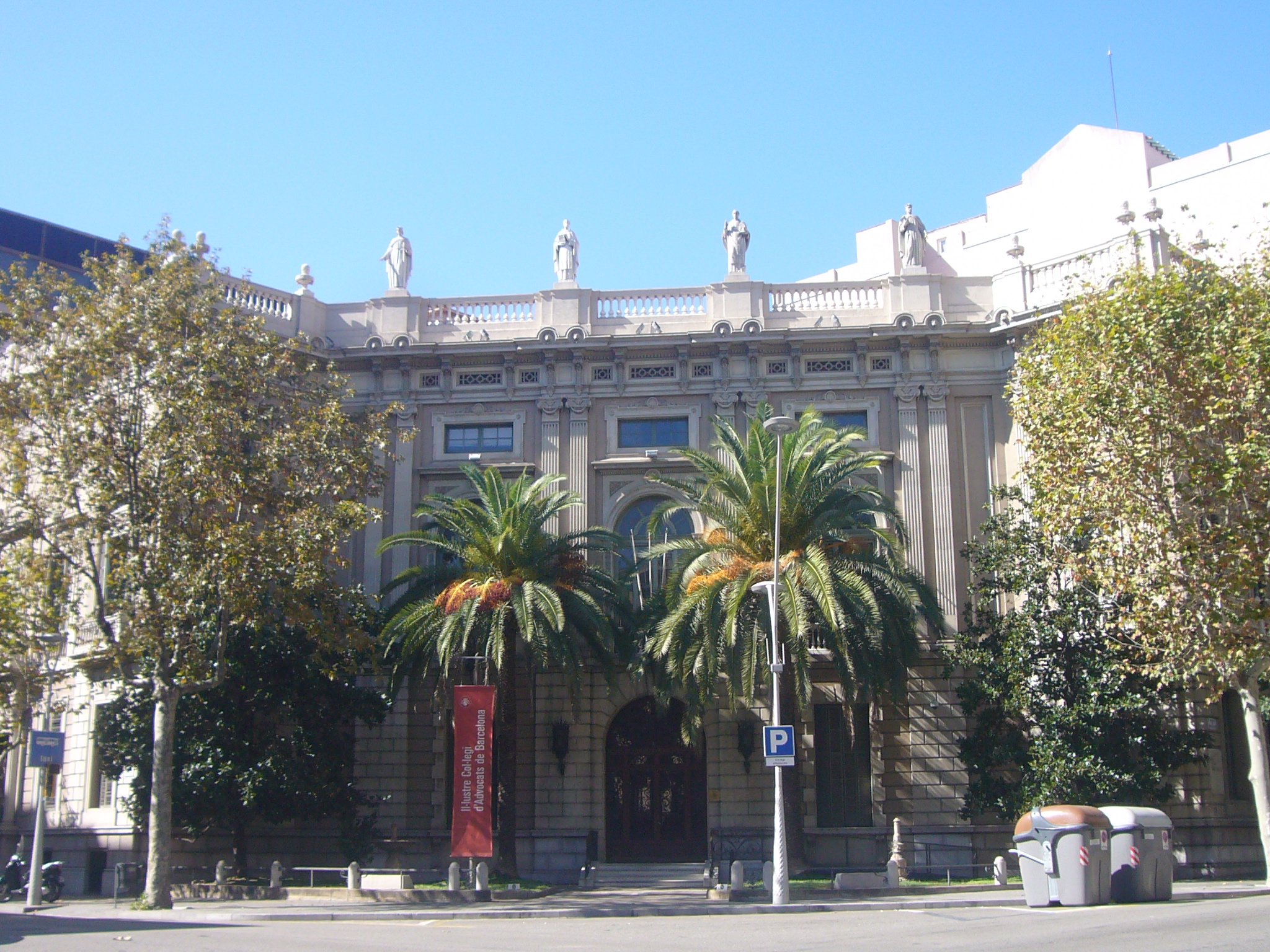 El Colegio de la Abogacía de Barcelona condena el asalto al despacho de Boye