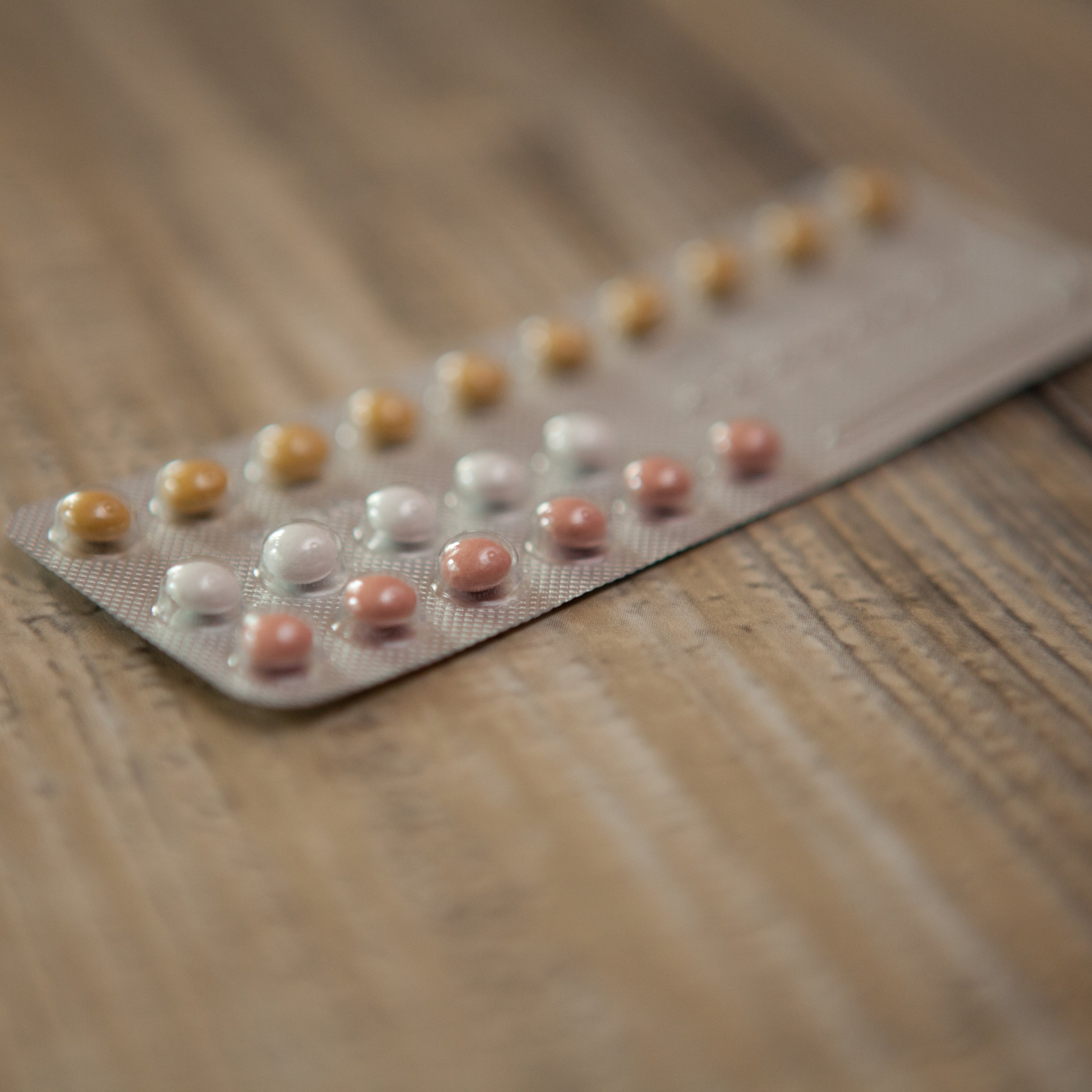 ¿Es seguro para las mujeres mayores de 40 años tomar la píldora?