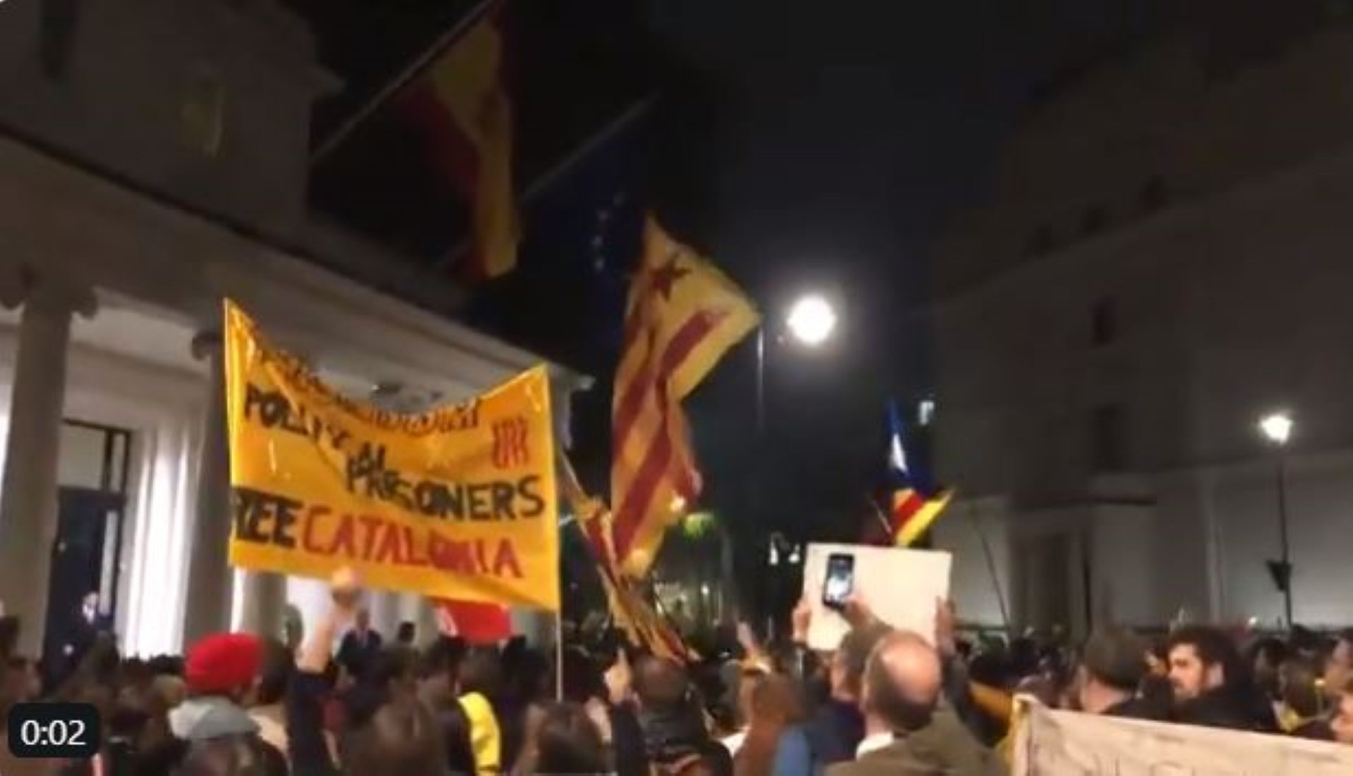 Calle cortada en Londres ante la embajada española