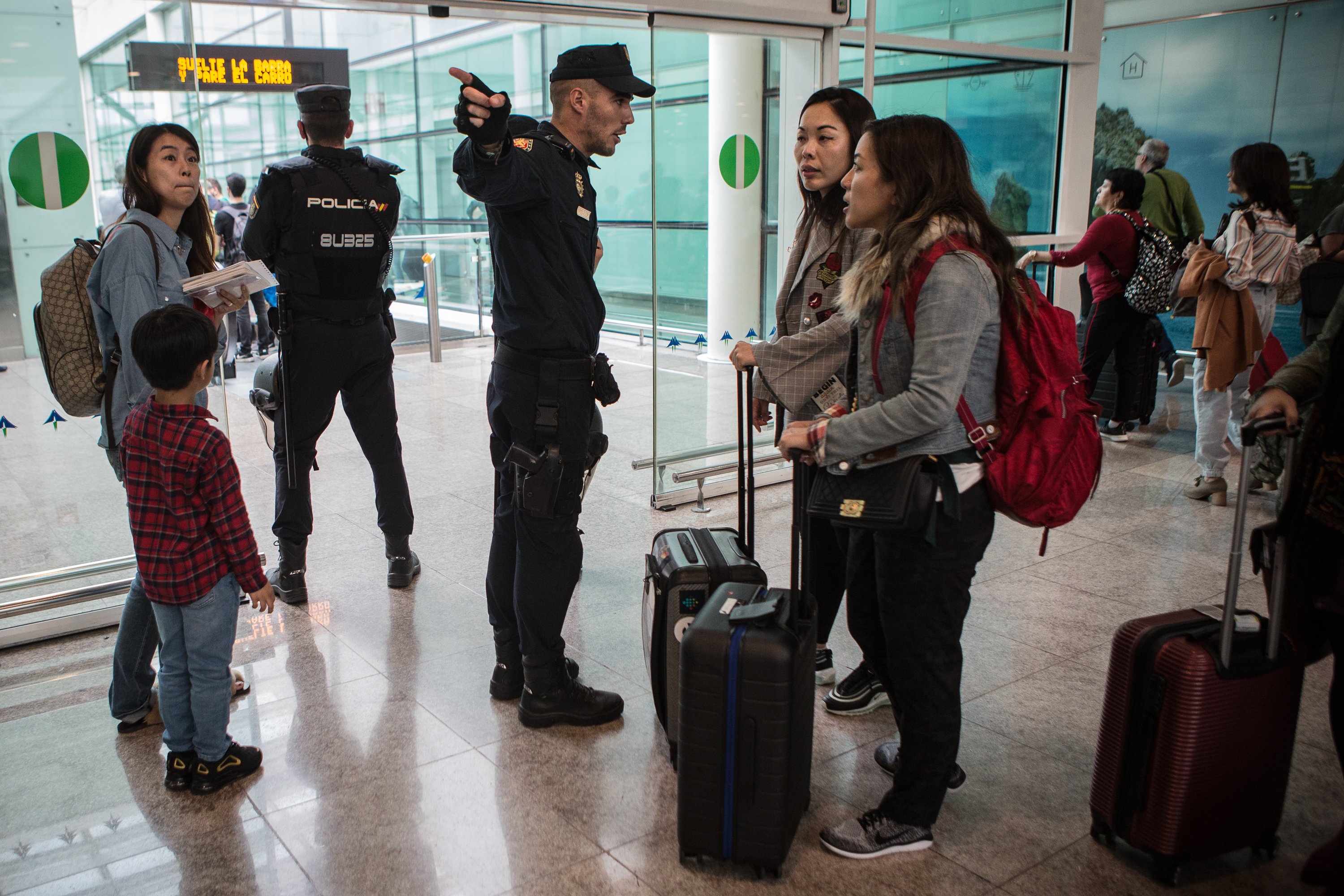 La policia espanyola es quedarà a Catalunya almenys fins a l'1 de novembre