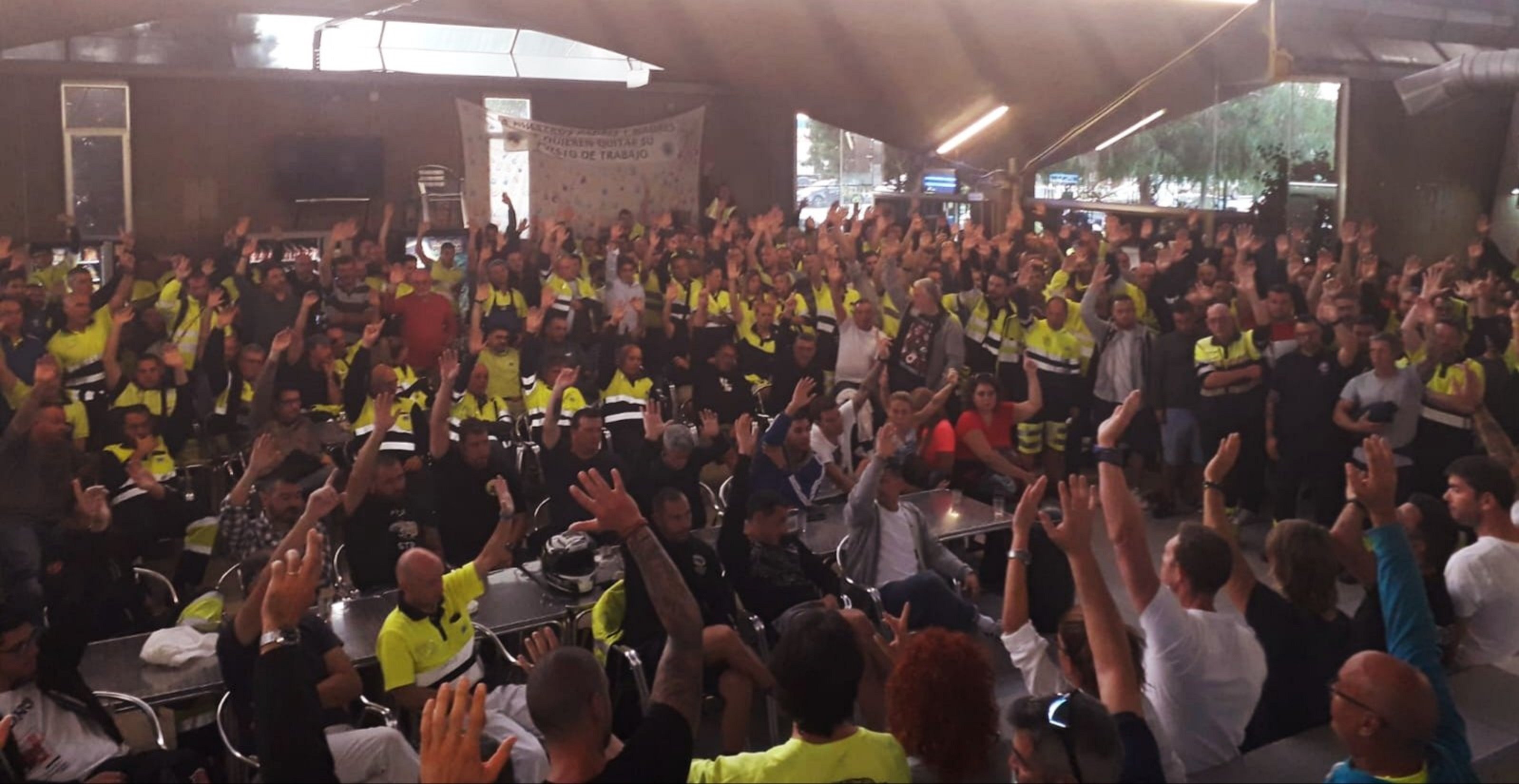 Els estibadors s'afegeixen a la vaga general de divendres 18 d'octubre
