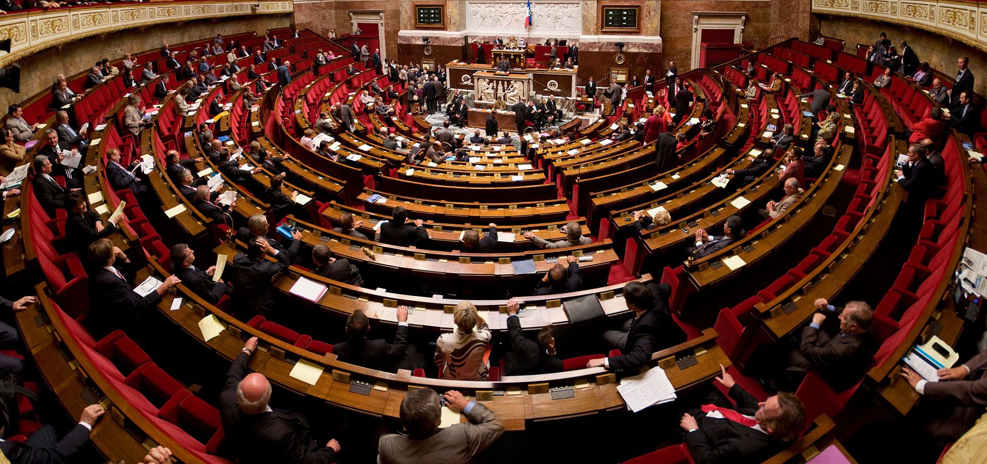 Un diputat francès porta la sentència contra l'1-O al ple de l'Assemblea Nacional