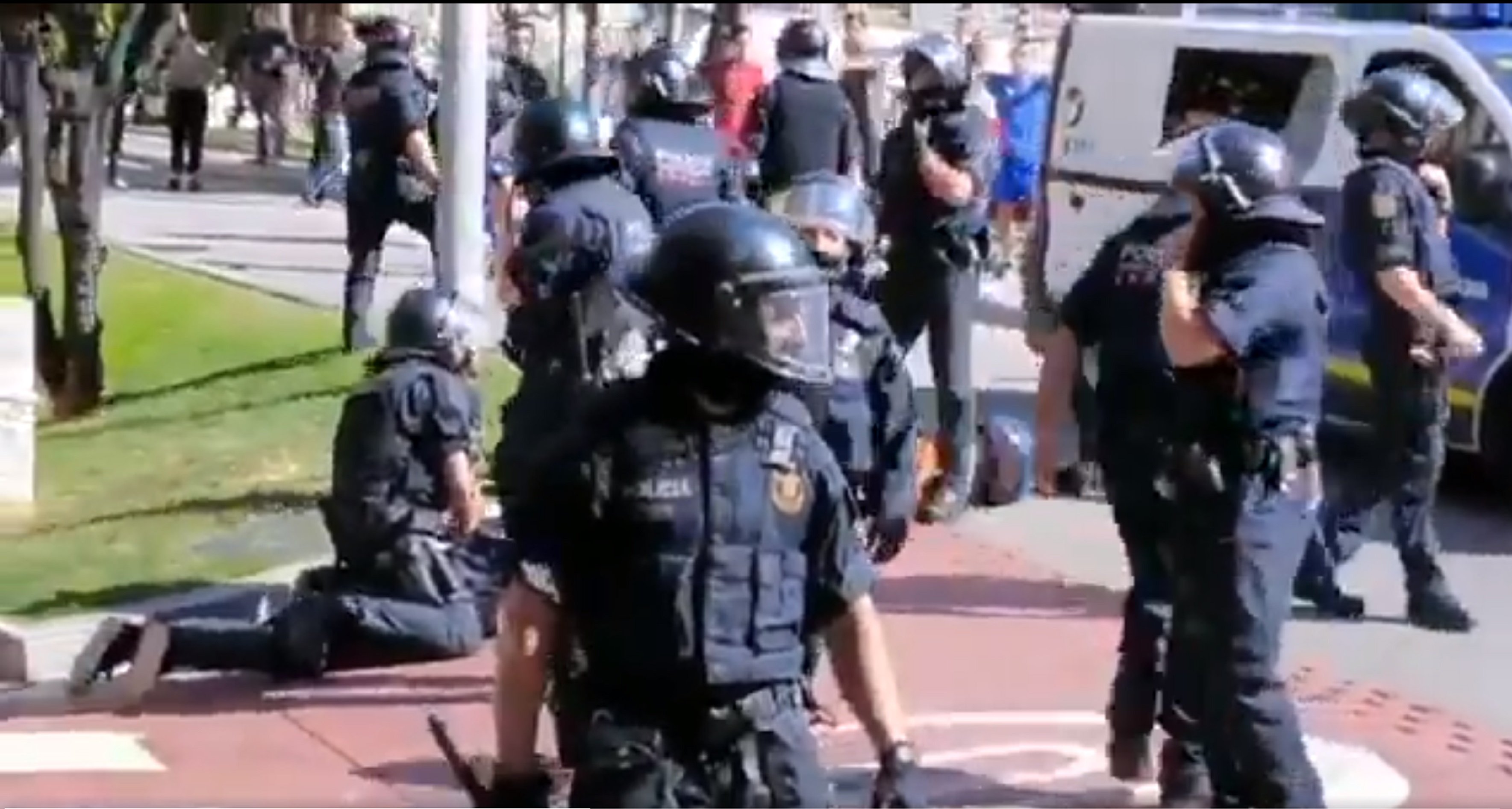 Càrregues i detencions a Horta en una concentració antifeixista contra Rivera