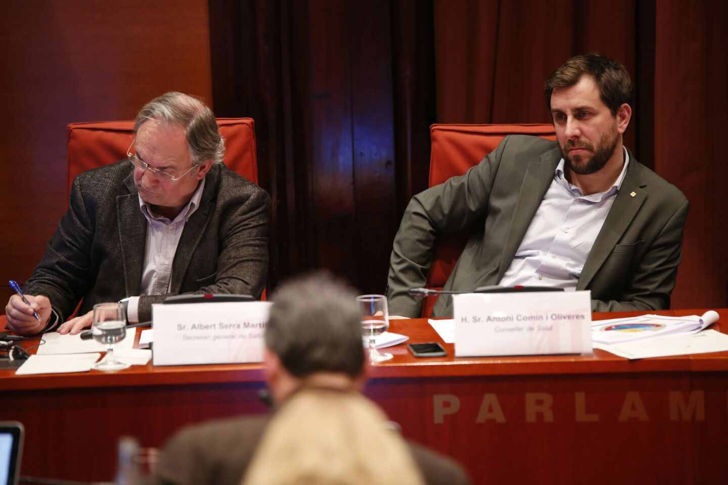 Comín dice que revierte un 37% los recortes pero disminuye a la mitad el plan de listas de espera