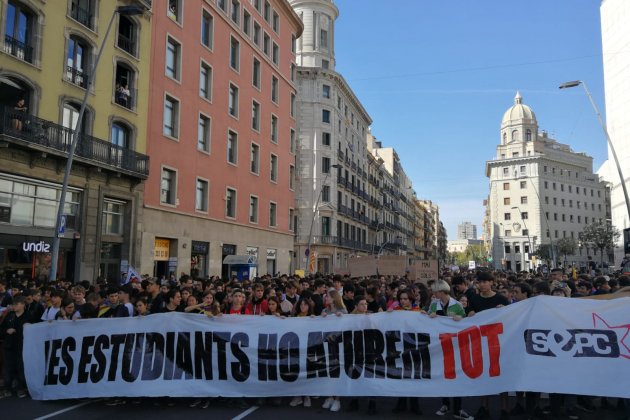 pancarta manifestación estudiantes sentencia Anna Solé