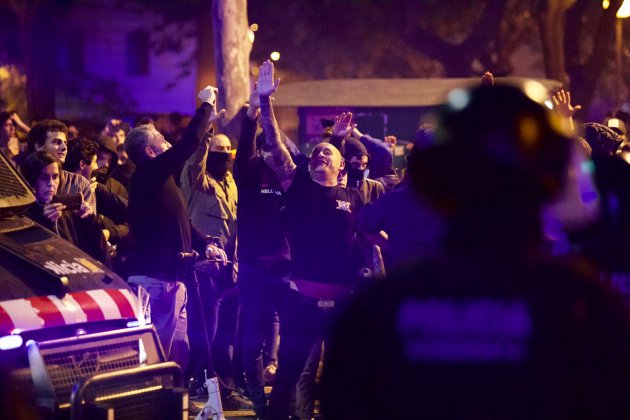 mani ultra plaça artos feixista - pau venteo
