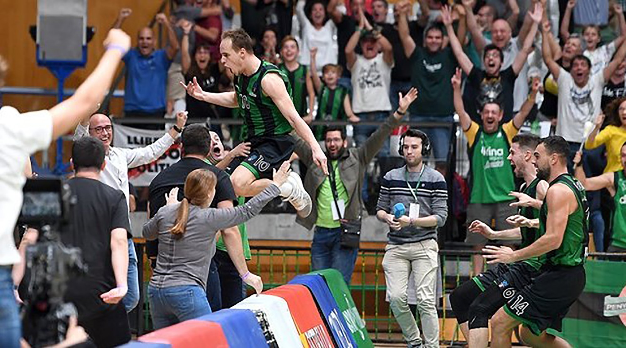 Bogeria a Badalona amb un triple antològic de Prepelic que dona la victòria a la Penya