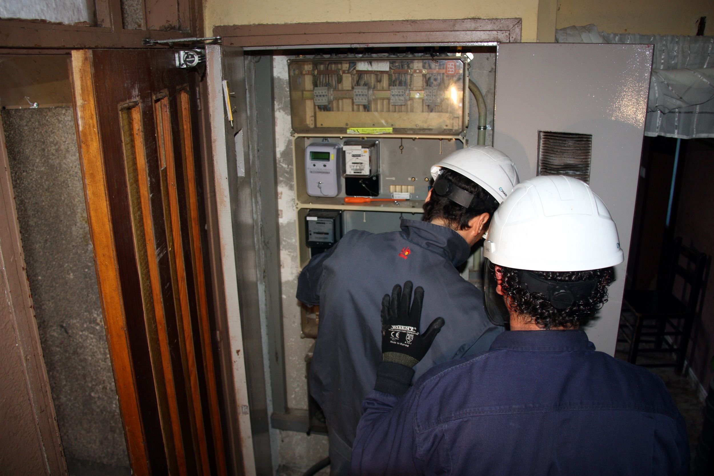 Miles de vecinos de l'Hospitalet de Llobregat y Barcelona sufren cortes eléctricos esta madrugada