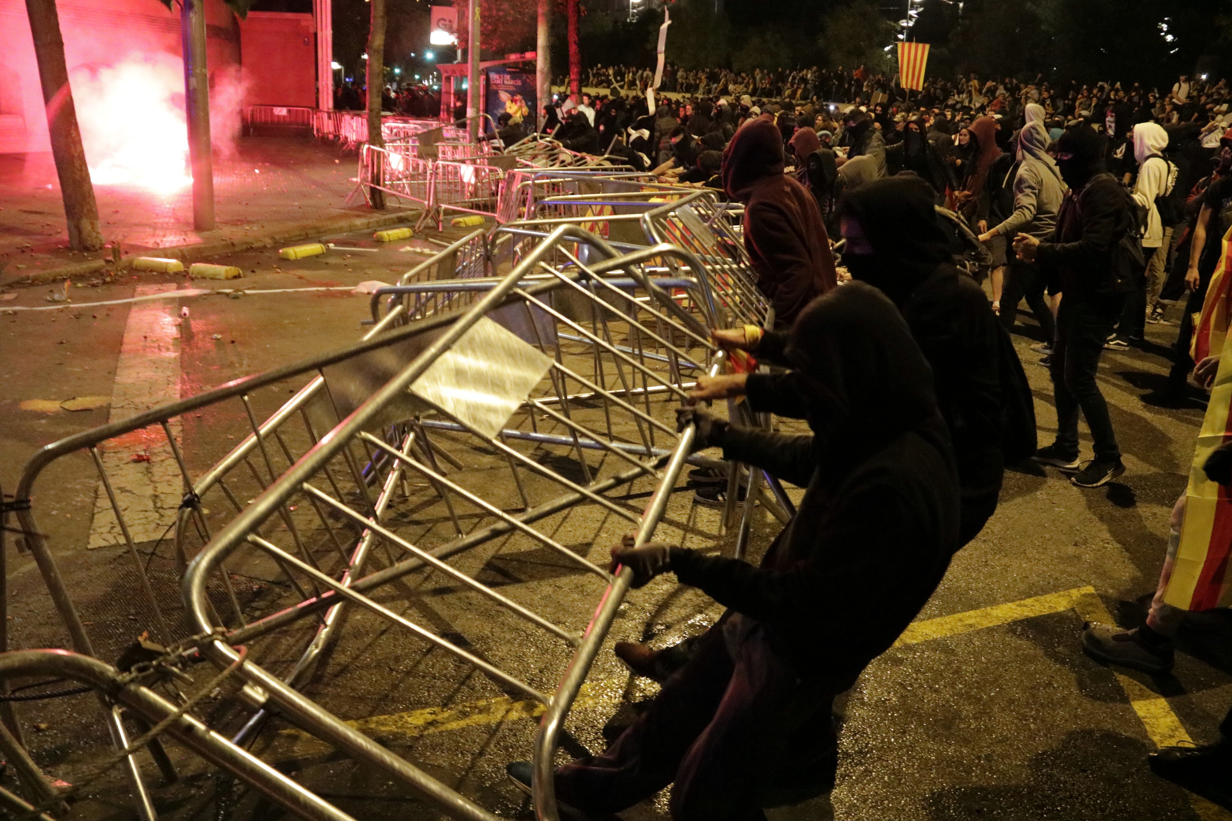 En libertad uno de los jóvenes encarcelados por los disturbios postsentencia en Girona