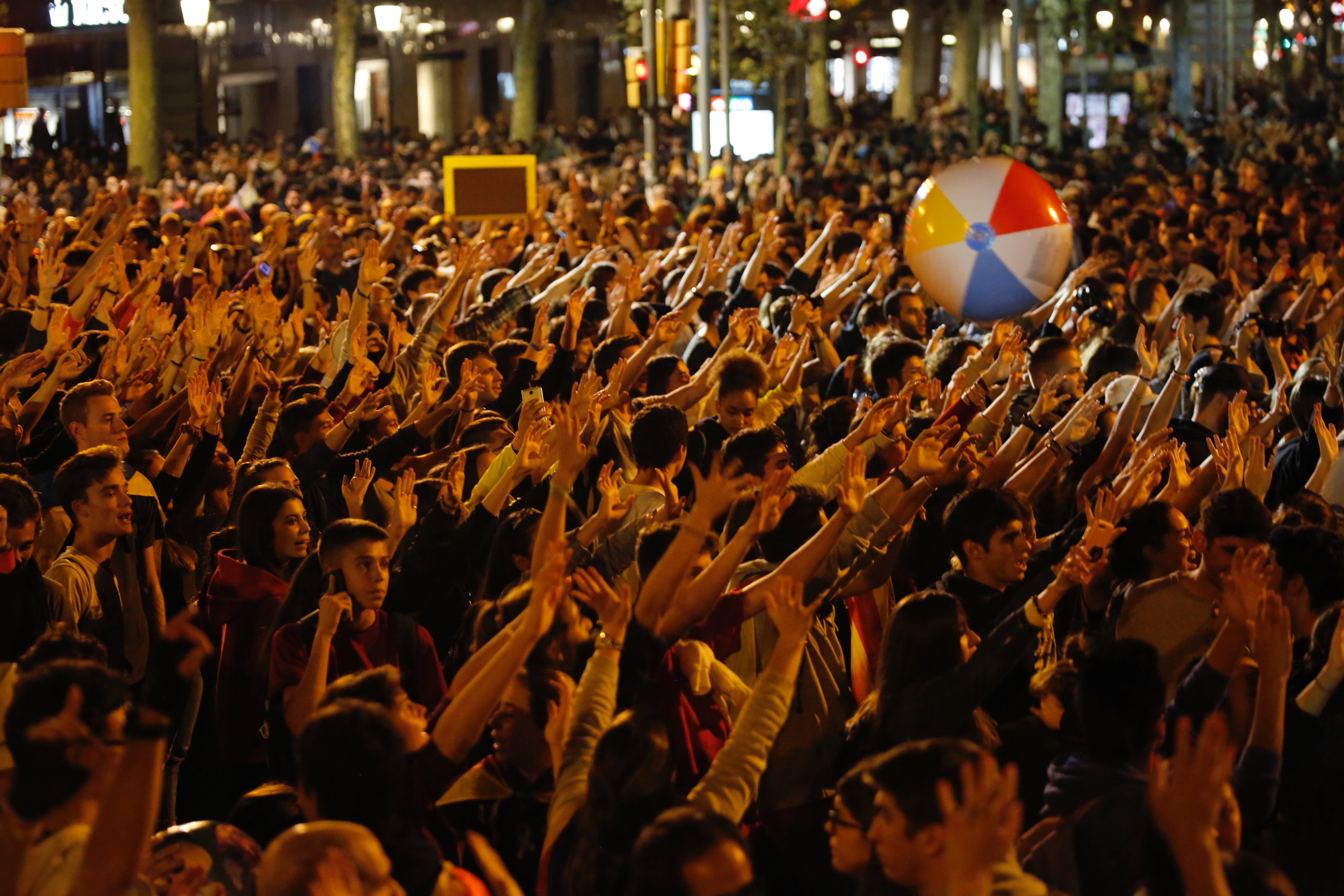La revuelta vuelve a la calle: los CDR concentran a 13.000 personas