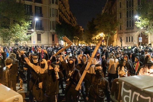 ELNACIONAL manifestacio cdr eixample aldarulls barcelona - pau venteo