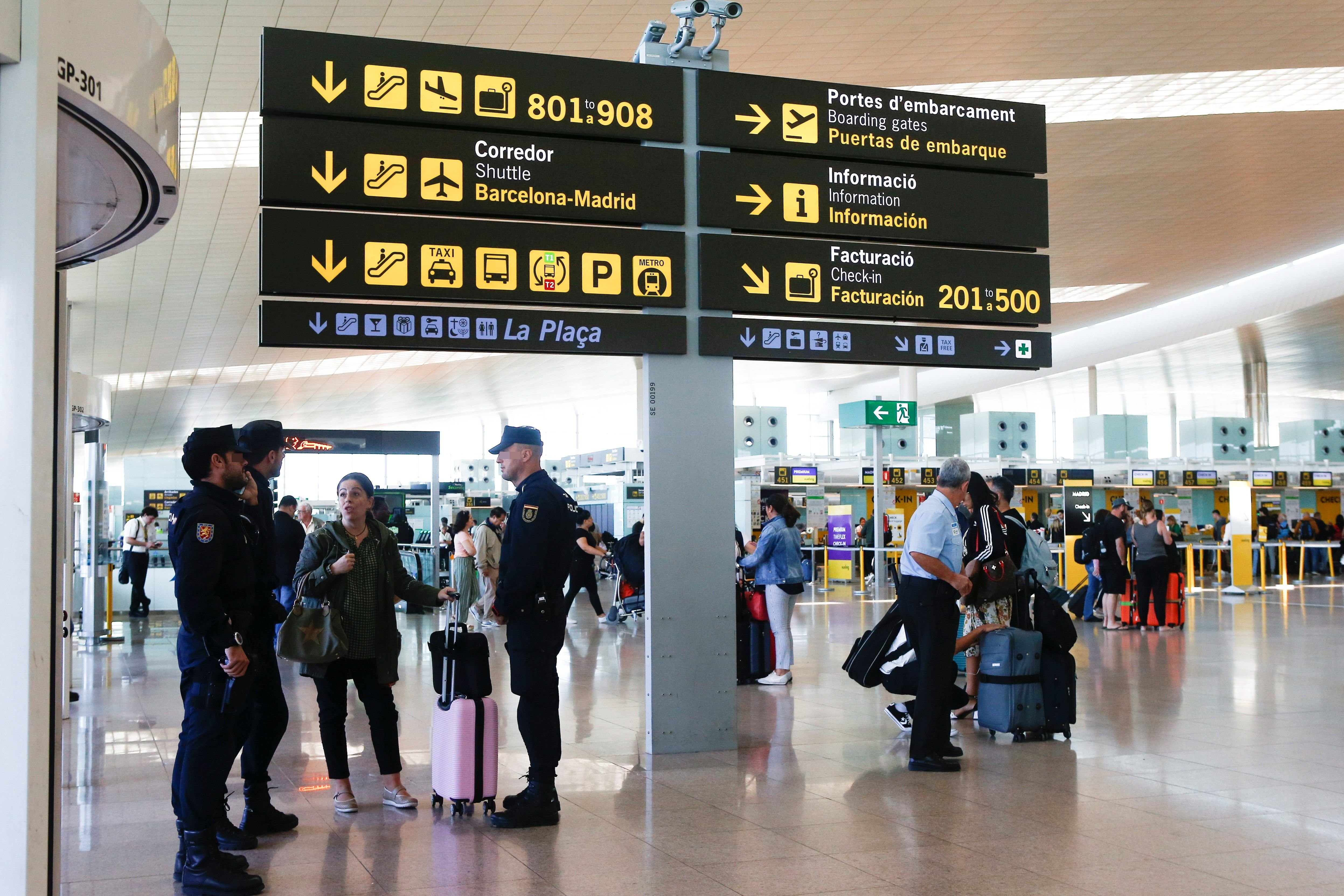 Fins a 55 vols cancel·lats a l'aeroport del Prat per la vaga