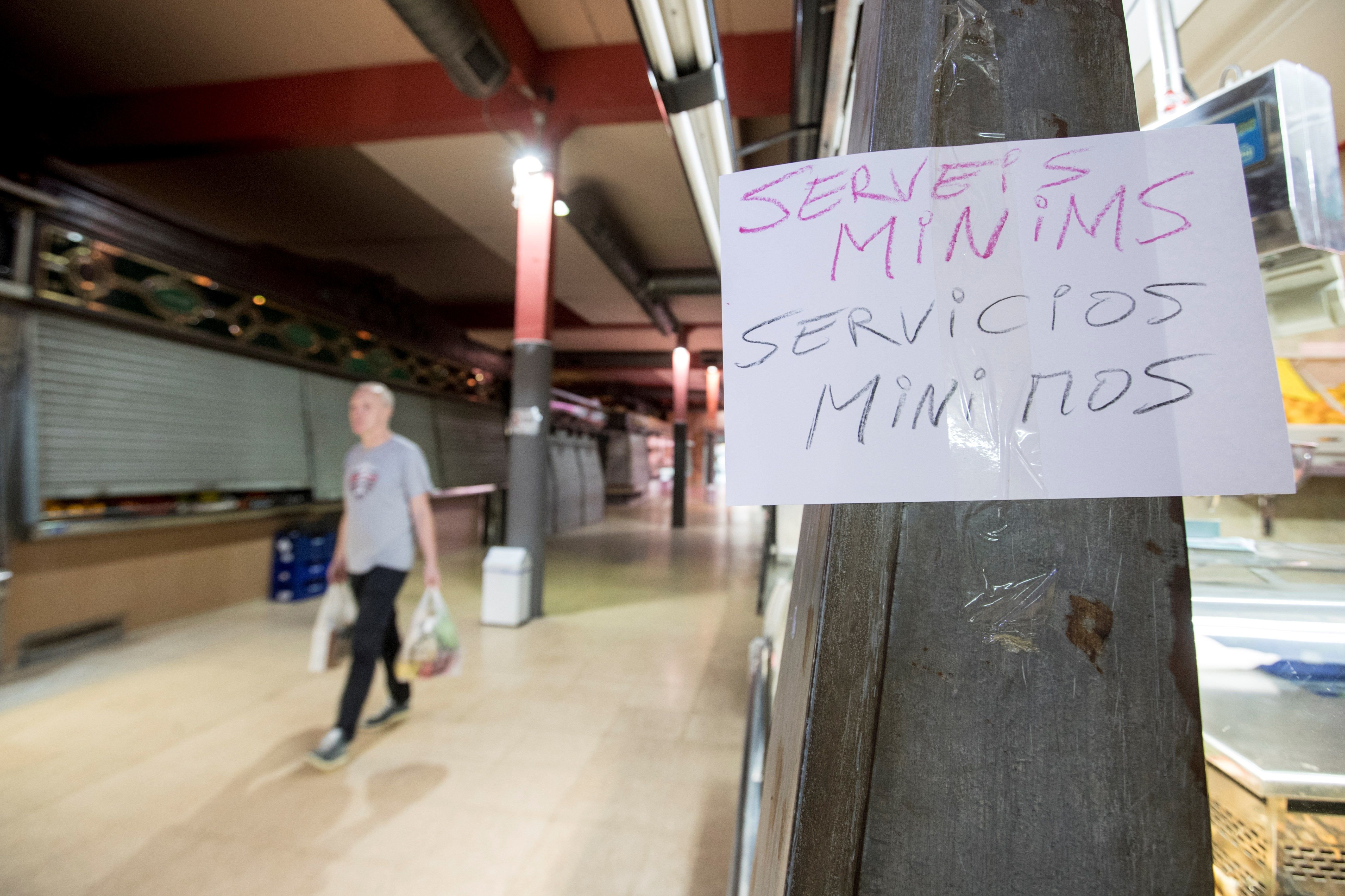 Èxit de la vaga general per la sentència: comerços i empreses tancades i grans vies tallades