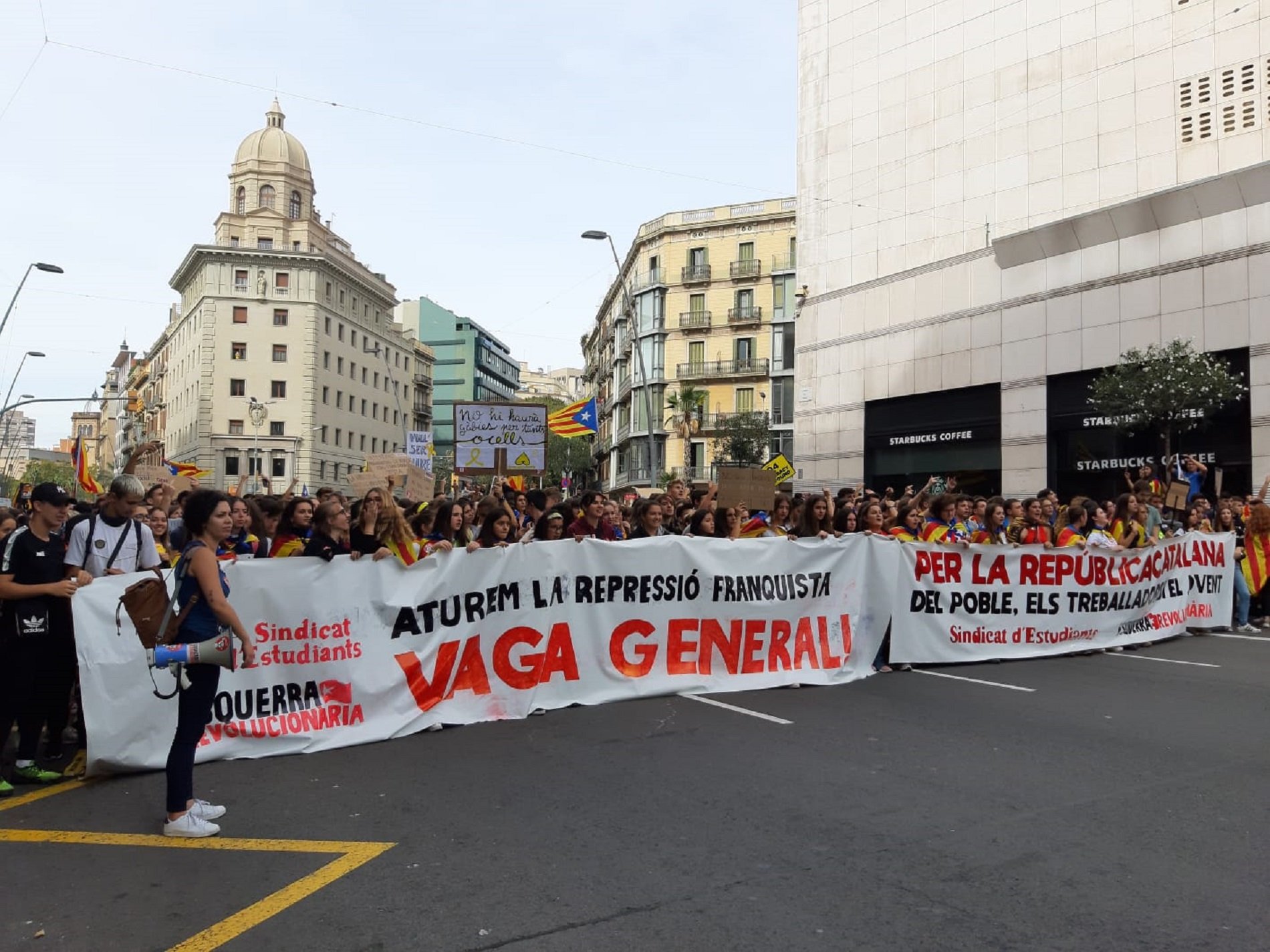 vaga general 18O estudiants carrer Pelai El Nacional