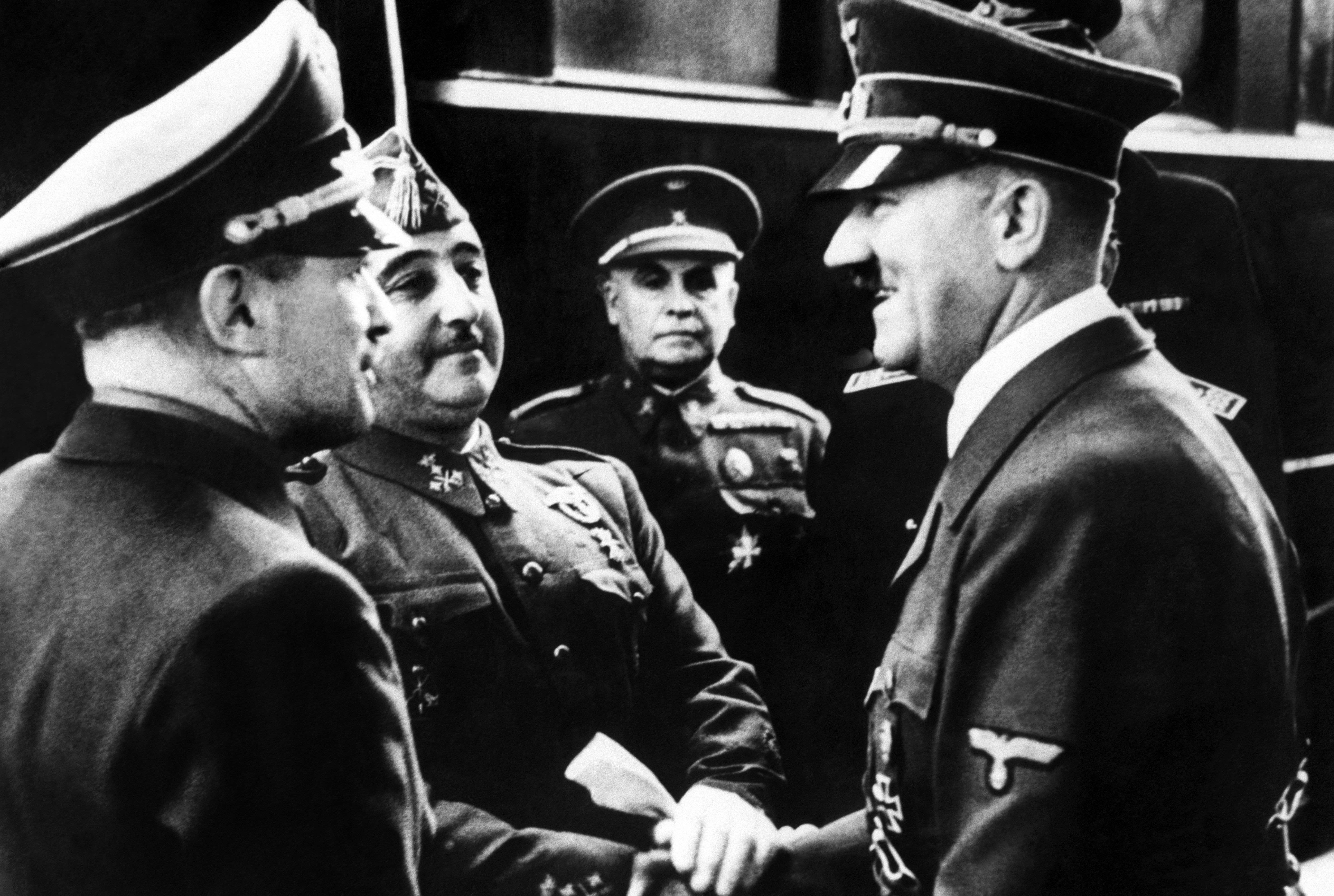 La Fundació Franco sosté que el dictador espanyol era "l'antítesi" de Hitler