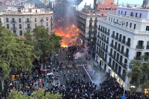 Plaça Urquinaona foc sentencia - Marta Freixenet