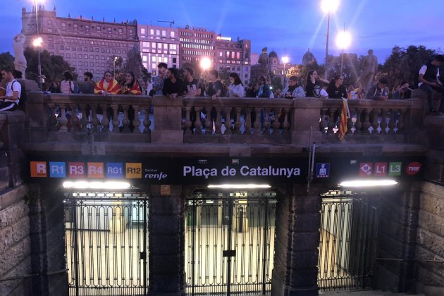 accessos tancats metro catalunya - Marina Fernàndez