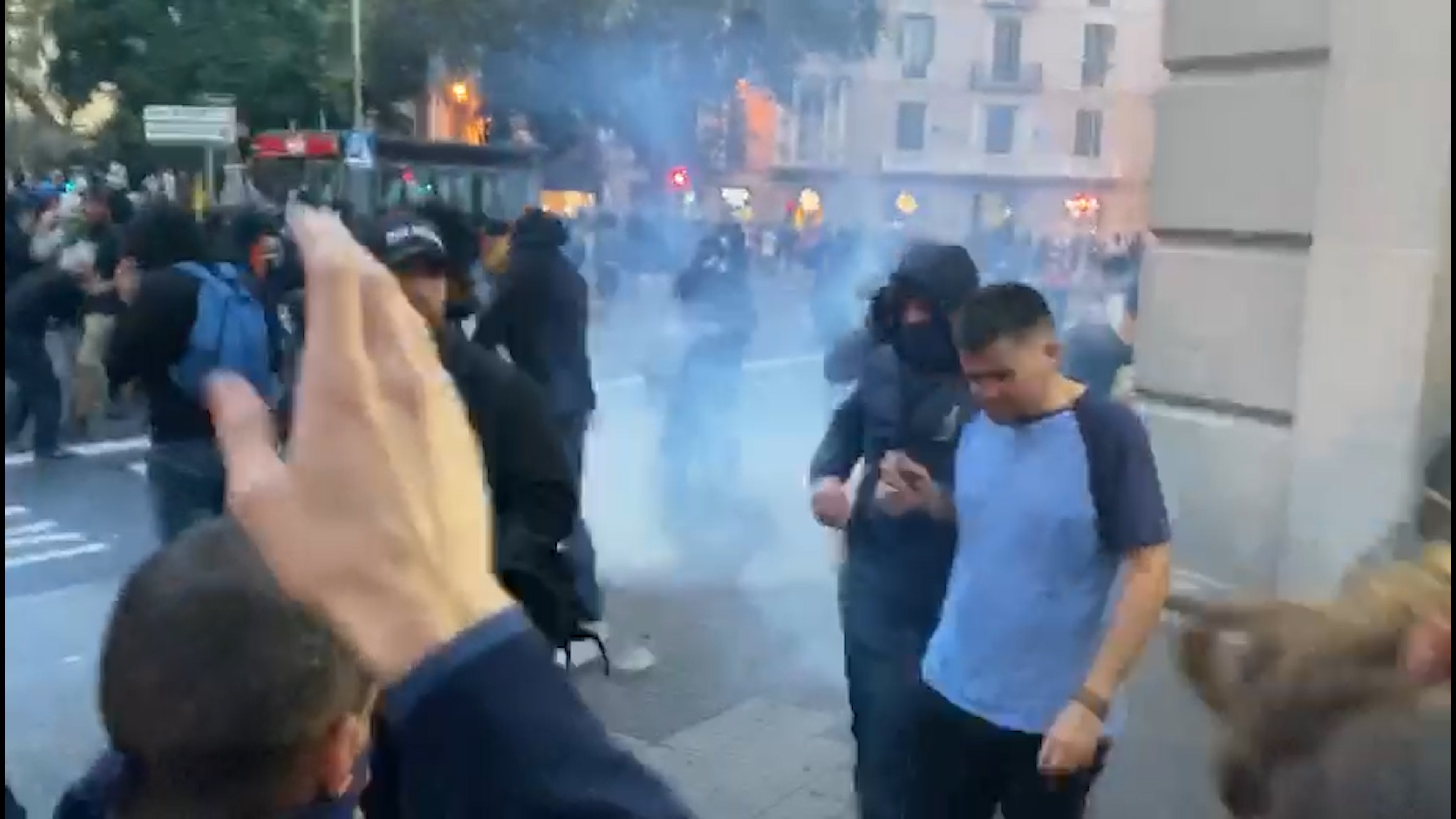 Video: Tear gas canister hits El Nacional journalist's camera