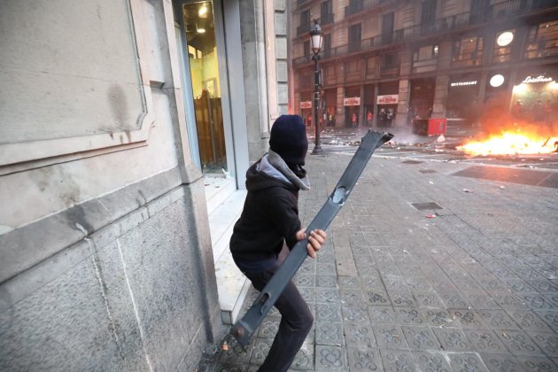 barricadas disturbios urquinaona huelga general - Pau Venteo