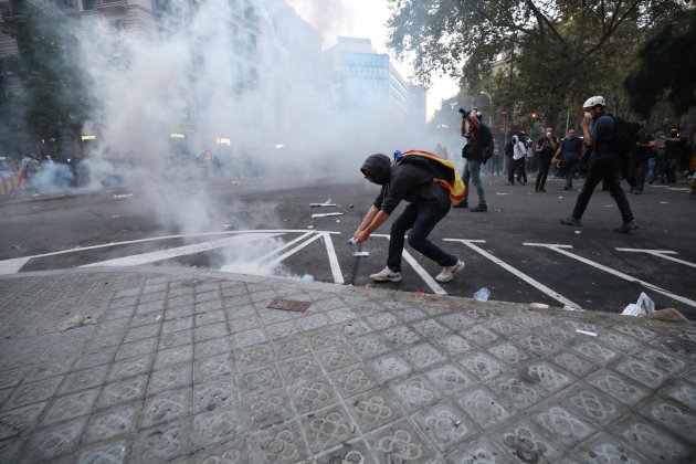 barricades aldarulls urquinaona vaga general - Pau Venteo