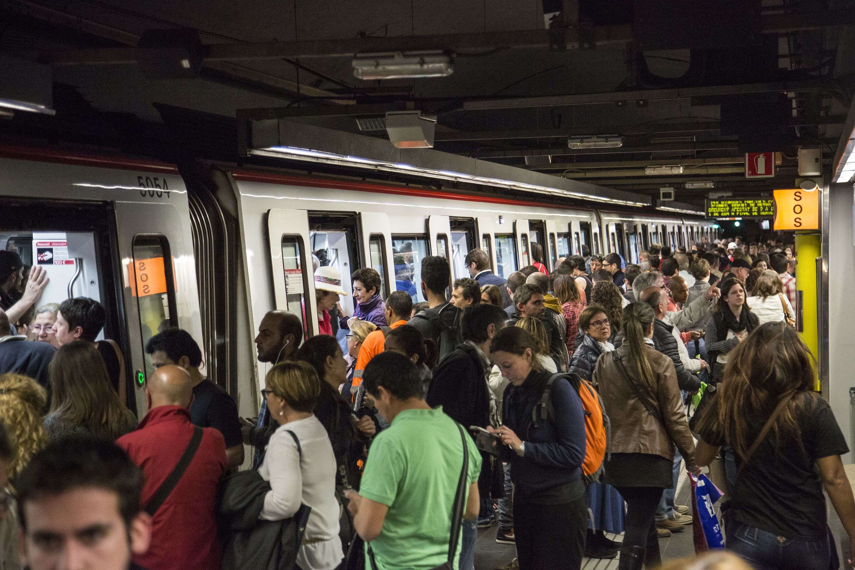 Els treballadors del Metro de Barcelona convoquen vaga cada dilluns