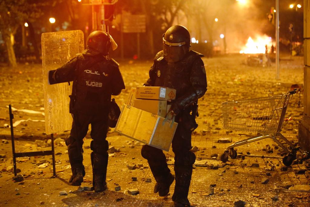 Dos policías heridos en actos de "terrorismo callejero" piden ser acusación en la causa de Tsunami